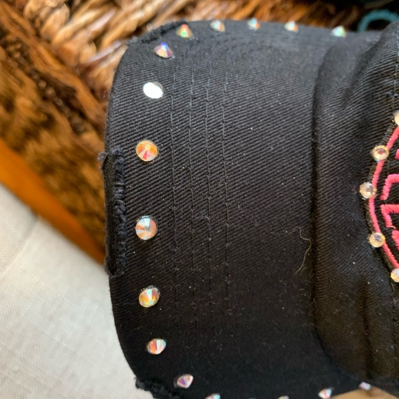 Harley Davidson Women’s hat. Black with pink - Picture 2 of 4